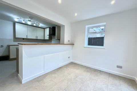 3 bedroom semi-detached house to rent, Cloverdale Drive, Longwell Green, Bristol