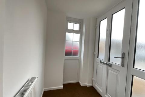 3 bedroom semi-detached house to rent, Cloverdale Drive, Longwell Green, Bristol