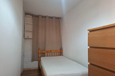 7 bedroom house share to rent, Allenby Road Southall, London, UB1