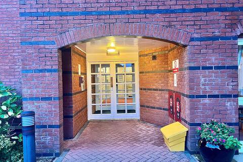 undefined, Long Lane, Upton, CH2