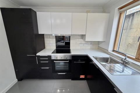 2 bedroom apartment to rent, Williams Grove, London N22