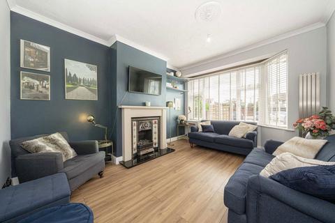 3 bedroom end of terrace house for sale, Evelyn Crescent, Sunbury-On-Thames TW16