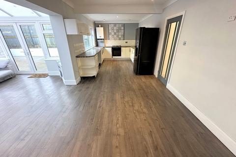undefined, Clos-Glanlliw, Swansea SA4
