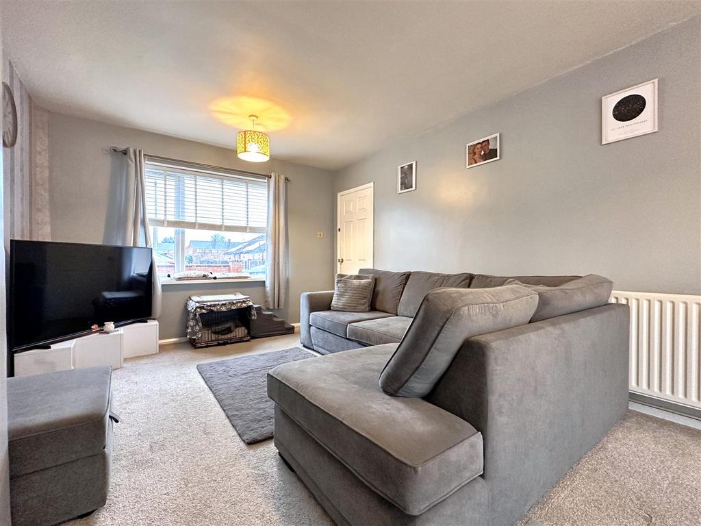 Living Area 041