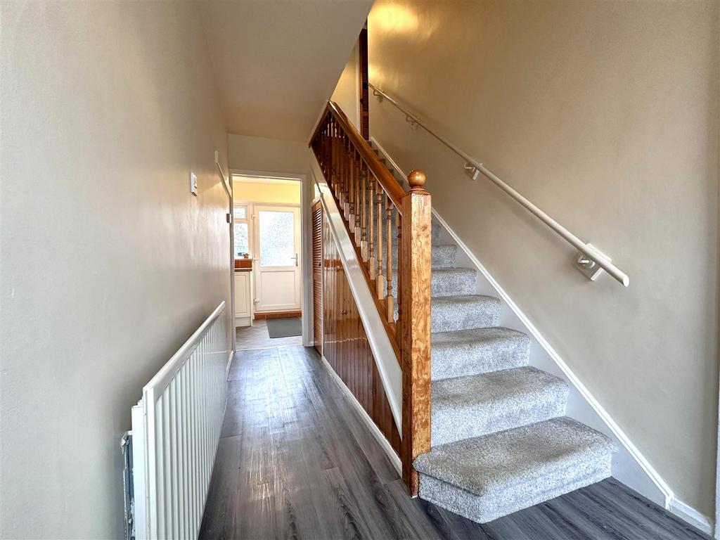 Inviting Entrance Hall 601