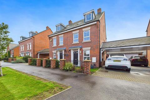 3 bedroom townhouse for sale, Armstrongs Fields, Aylesbury HP22
