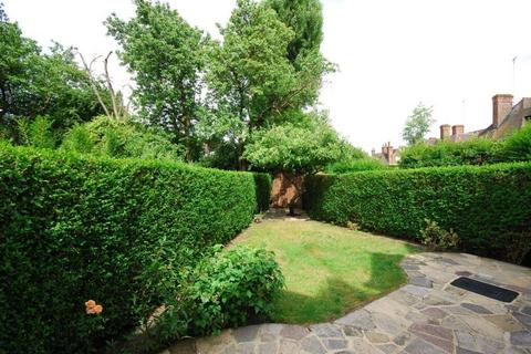 4 bedroom terraced house to rent, Corringway, Hampstead Garden Suburb, London