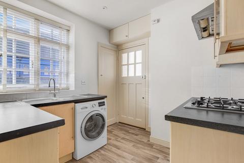 2 bedroom flat to rent, Grove Crescent, London KT1