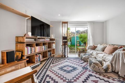 1 bedroom ground floor flat to rent, King George Street, London SE10