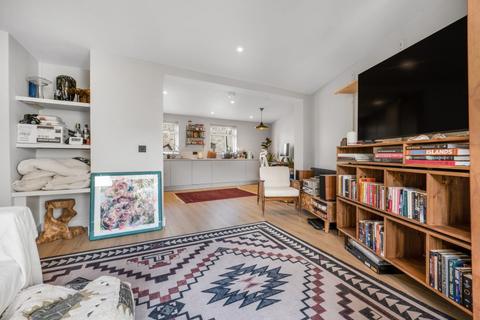 1 bedroom ground floor flat to rent, King George Street, London SE10