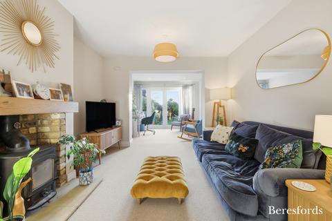 2 bedroom bungalow for sale, Church Road, Mountnessing, CM15