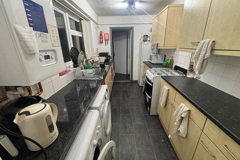 4 bedroom property to rent, Portland Road, Nottingham, Nottinghamshire, NG7