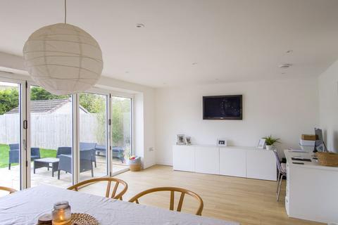 4 bedroom semi-detached house for sale, Castle Avenue, Penarth