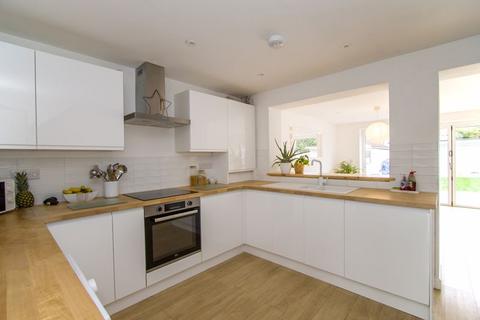 4 bedroom semi-detached house for sale, Castle Avenue, Penarth