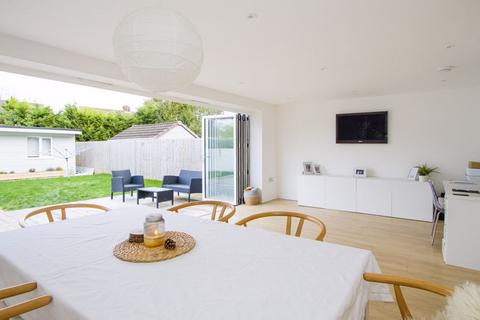 4 bedroom semi-detached house for sale, Castle Avenue, Penarth