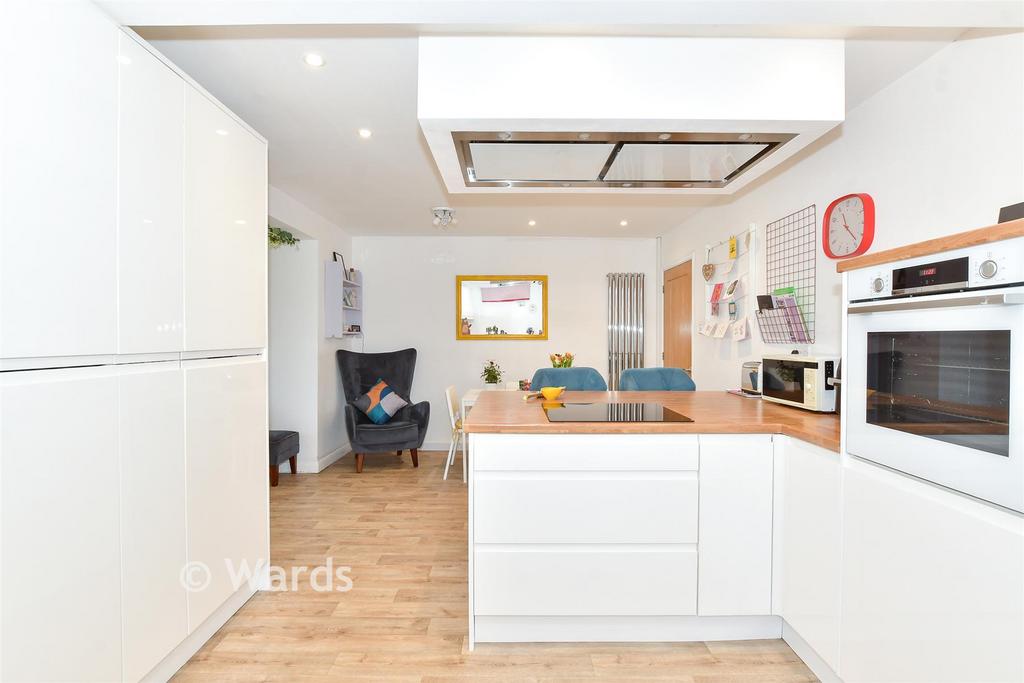 Kitchen/Dining Area