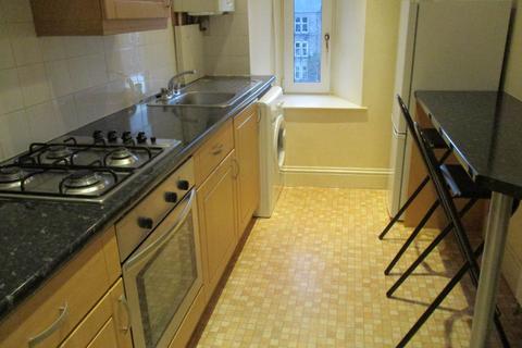3 bedroom flat to rent, 23H Step Row, ,