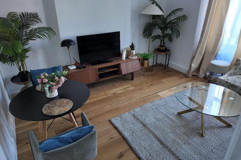 undefined, Elmdale Road, Arnos Grove, Finchley, Trent Park, Palmers Green, London, N13 4UN