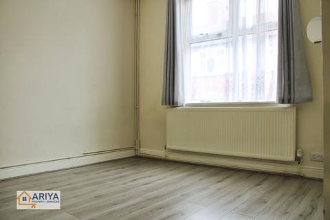 4 bedroom terraced house to rent, Mountcastle Road, Off Narborough Road, Leicester LE3