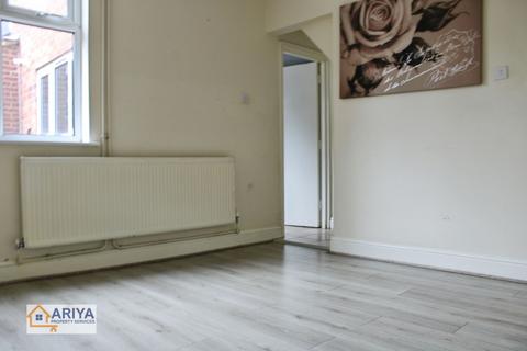4 bedroom terraced house to rent, Mountcastle Road, Off Narborough Road, Leicester LE3