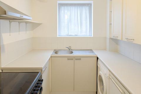 undefined, Beaulieu Close, Greater London TW4