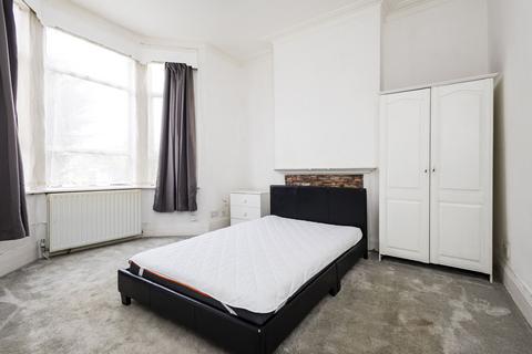 undefined, Ravenshurst Avenue, London, NW4