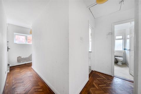 2 bedroom maisonette for sale, Raymond Close, London, SE26