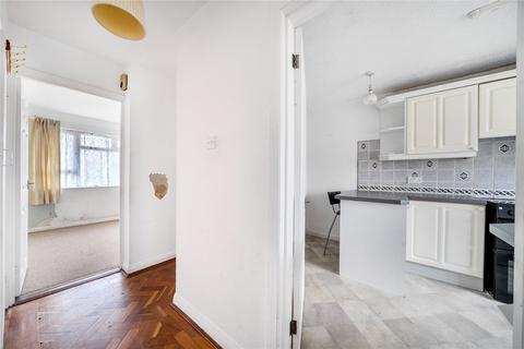 2 bedroom maisonette for sale, Raymond Close, London, SE26