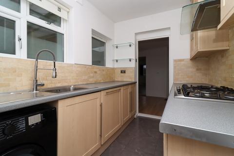 3 bedroom semi-detached house to rent, Turnbull Drive, Leicester, LE3