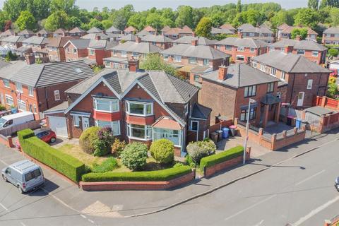 3 bedroom semi-detached house to rent, Runnymeade, Salford M6