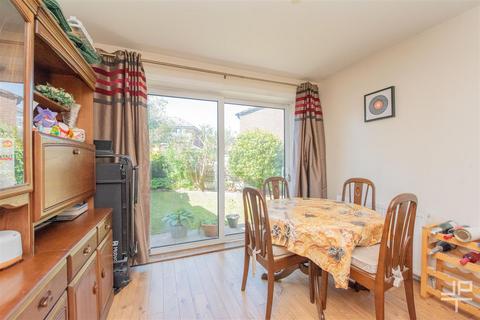 3 bedroom semi-detached house to rent, Runnymeade, Salford M6