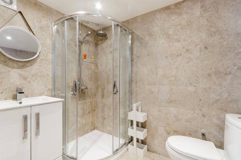 2 bedroom apartment to rent, Boileau Road, London W5