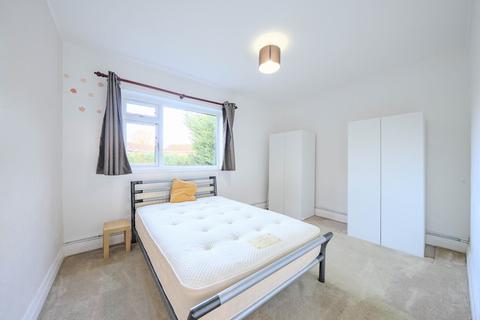 2 bedroom apartment for sale, Oakwood Court, Off Oakwood Grange Lane, Oakwood, Leeds