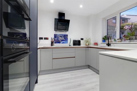 3 bedroom link detached house for sale, Oaklands, Bideford, Devon, EX39