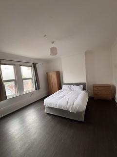 1 bedroom in a house share to rent, Westdale Road, London