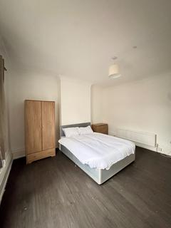1 bedroom in a house share to rent, Westdale Road, London