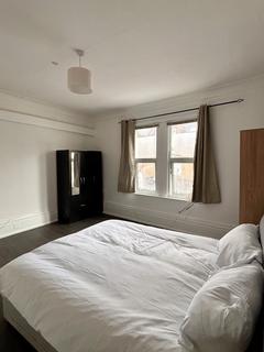 1 bedroom in a house share to rent, Westdale Road, London