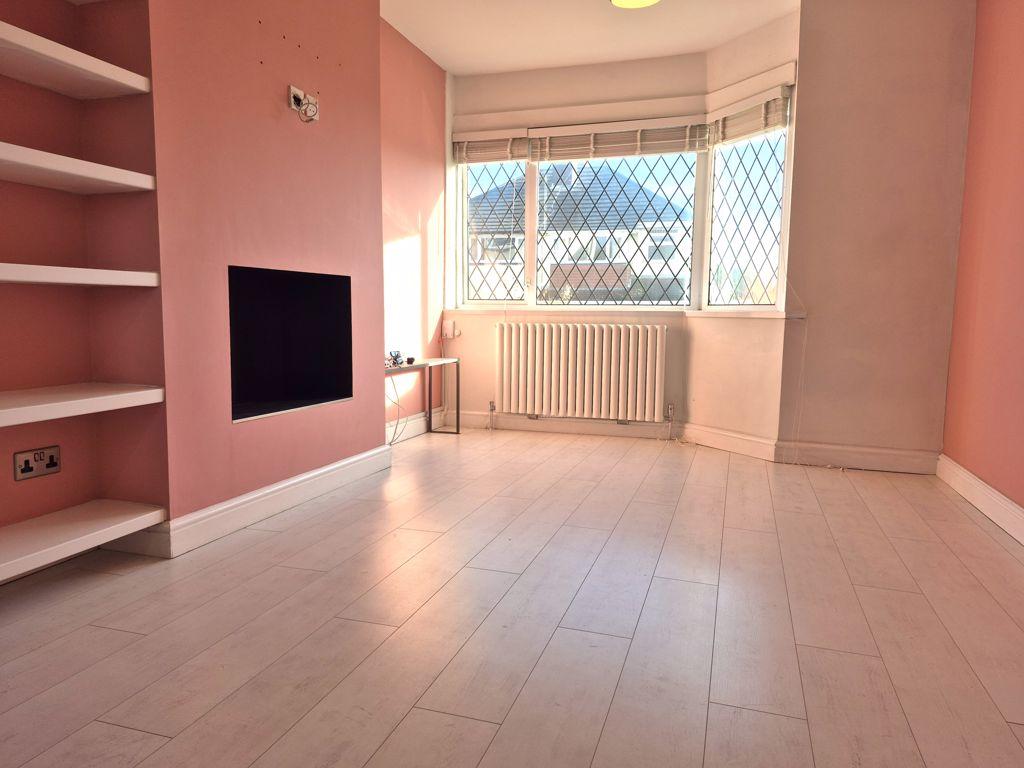 Open-plan Lounge