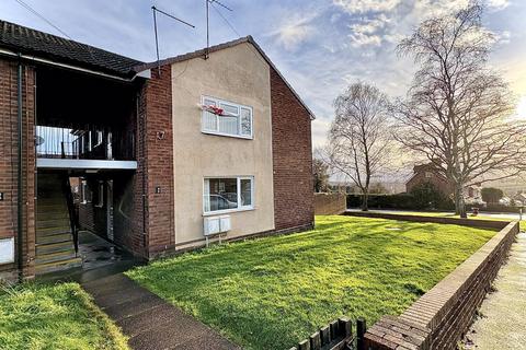 2 bedroom ground floor flat for sale, Kennedy Crescent, LOWER GORNAL, DY3 2JG