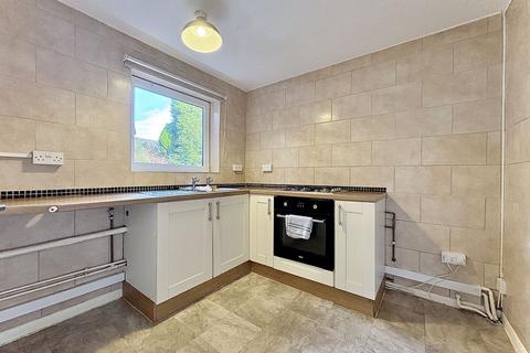 2 bedroom ground floor flat for sale, Kennedy Crescent, LOWER GORNAL, DY3 2JG