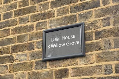 Office to rent, 3 Willow Grv Chislehurst BR7 5BN