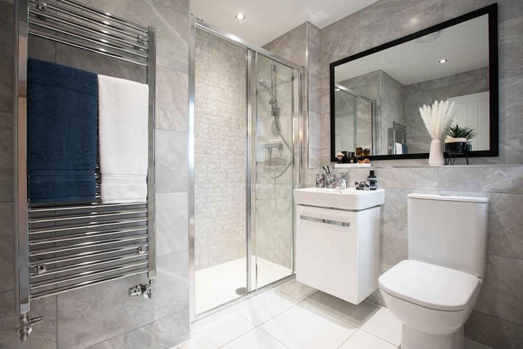 The main bedroom benefits from an en suite...