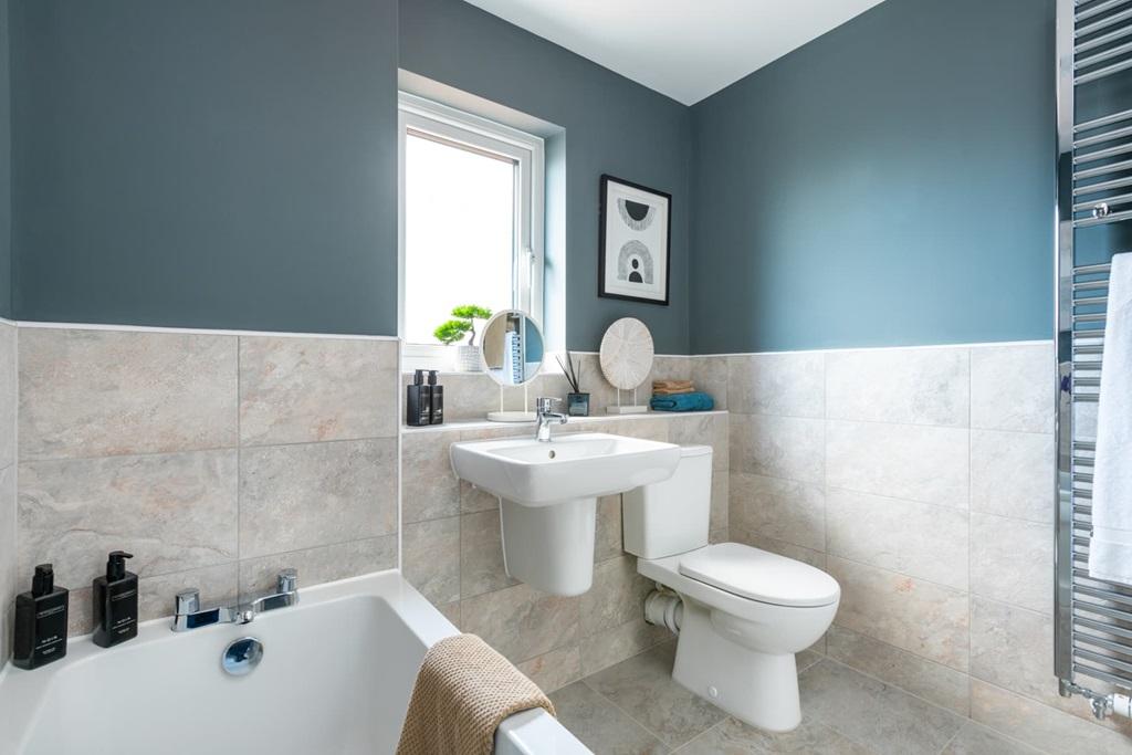 Contemporary family bathroom