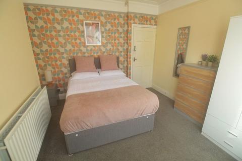 1 bedroom in a house share to rent, 96 Newland Street West, Lincoln, Lincolnshire, LN1 1PH