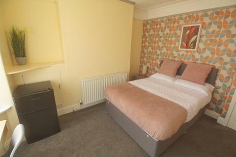 1 bedroom in a house share to rent, 96 Newland Street West, Lincoln, Lincolnshire, LN1 1PH