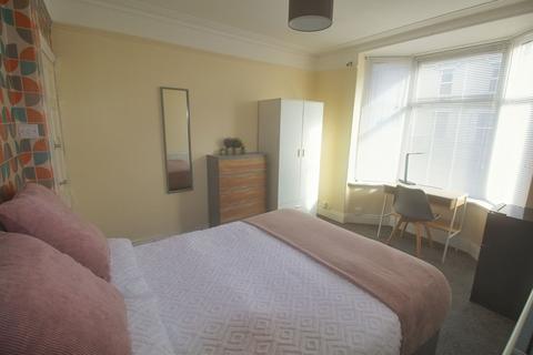 1 bedroom in a house share to rent, 96 Newland Street West, Lincoln, Lincolnshire, LN1 1PH