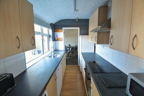 1 bedroom in a house share to rent, 96 Newland Street West, Lincoln, Lincolnshire, LN1 1PH