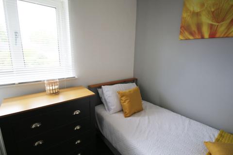1 bedroom in a house share to rent, 96 Newland Street West, Lincoln, Lincolnshire, LN1 1PH