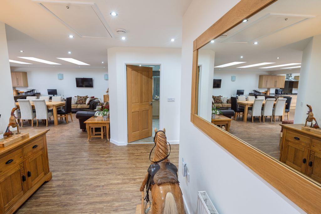 Living Area/Hall