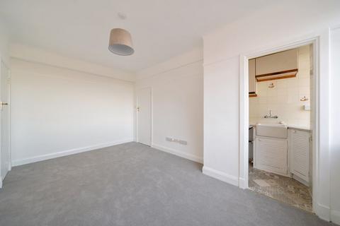 undefined, Balham High Road, London